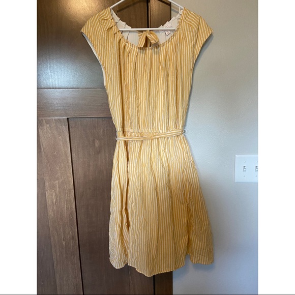 LC Lauren Conrad Pleat Neck Dress Size M Yellow Stripe - Picture 2 of 4